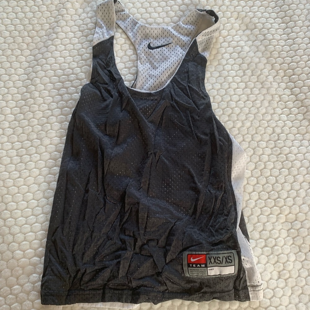 Unisex reversible lacrosse pinnie